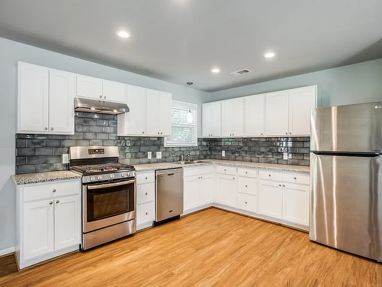 10562 Andover Dr — Photo 5