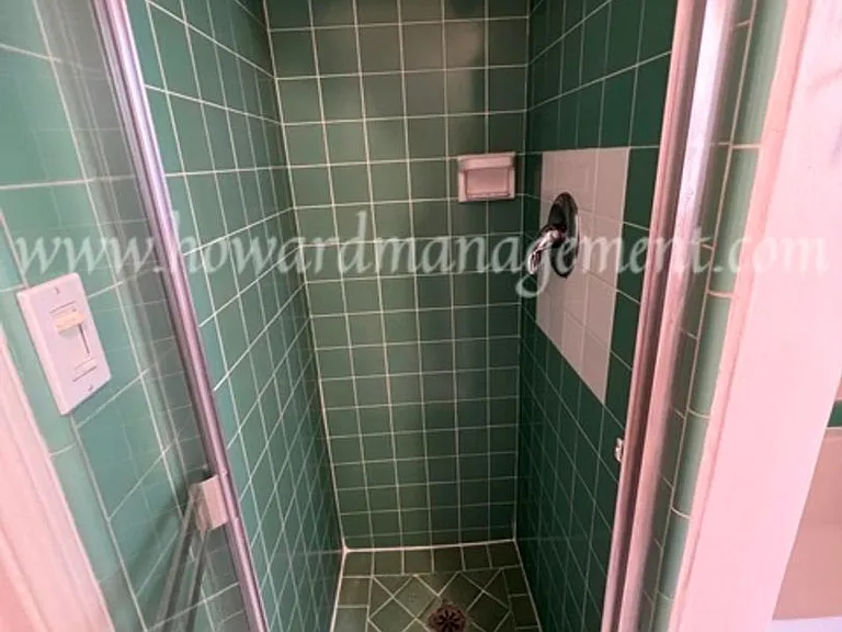 01445CA — Photo 22