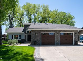 4907 S Bay Dr SE, Mandan, ND 58554