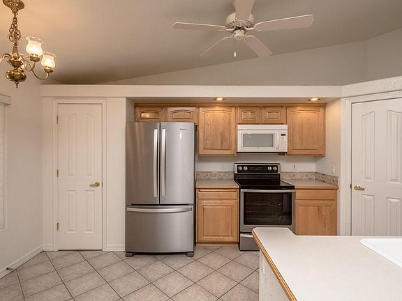5th image of 2872 Thistle Dr