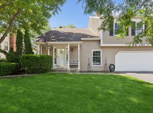 2S717 Timber Dr #18-B, Warrenville, IL 60555