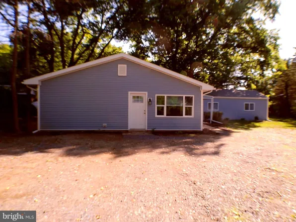 100 Clarkton Ct, Lemoyne, PA 17043