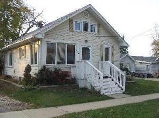 464 Colfax Ave, Aurora, IL 60505