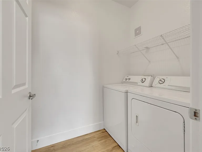 502 Birdseye St — Photo 8