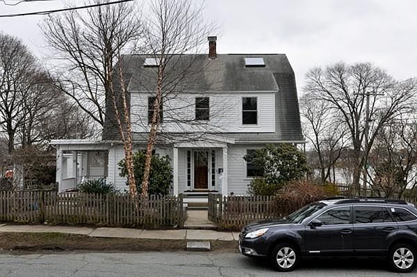 1st image of 22 Devereaux St