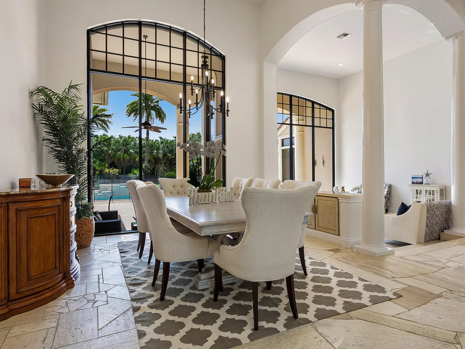 4 bed, 4.5 bath, 5136 sqft, $17,500 — Photo 2