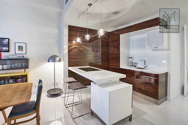 Sold by New York Residence | media 8