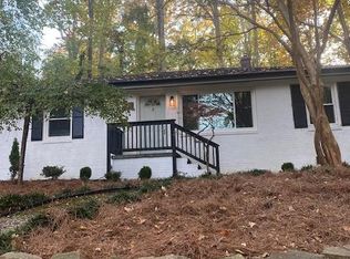 1102 Valley Park Dr, Chapel Hill, NC 27514