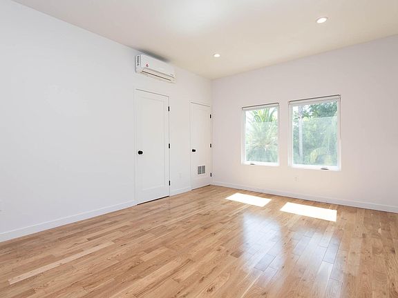 3rd image of 3700 W Sunset Blvd APT 6