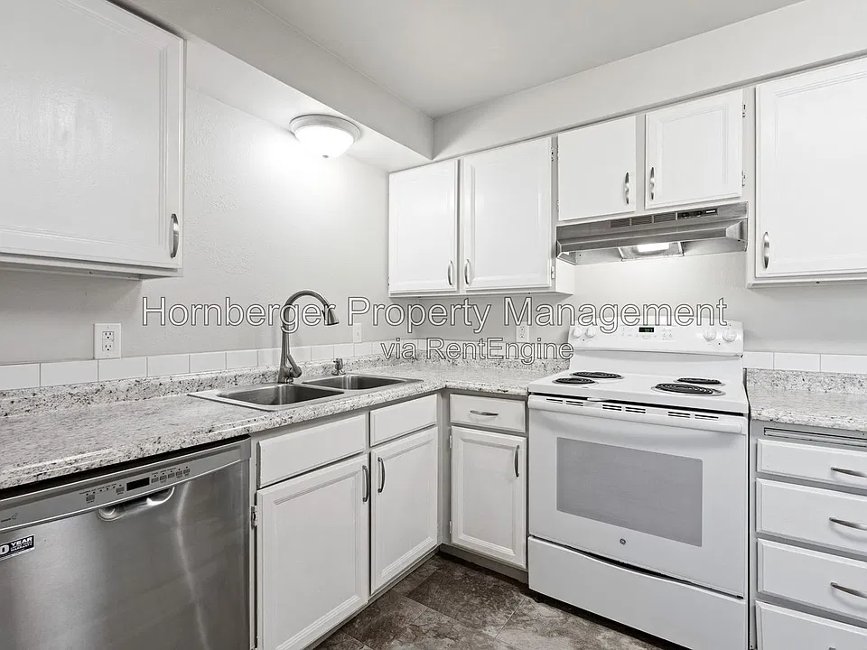 3203 N Smith St #11