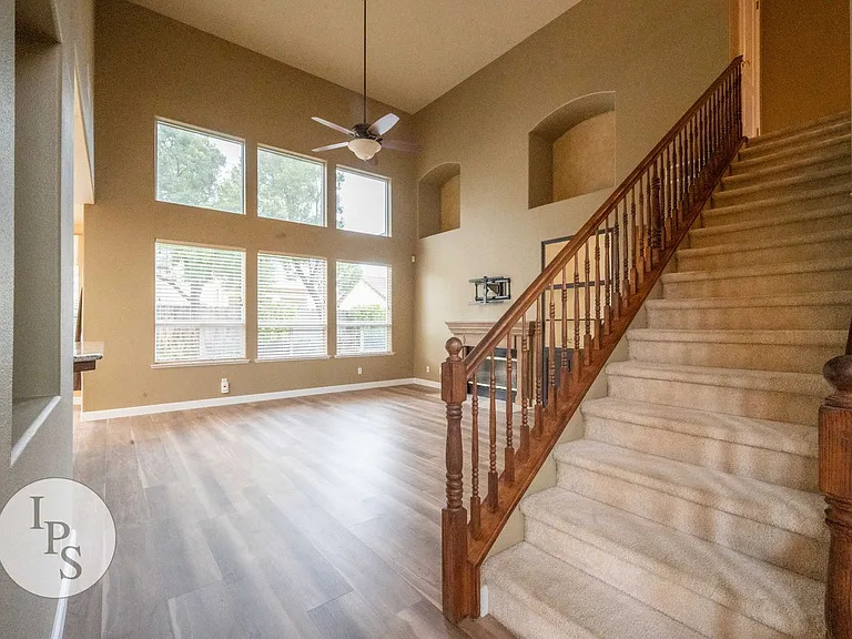 1891 E Oak Haven Dr — Photo 8