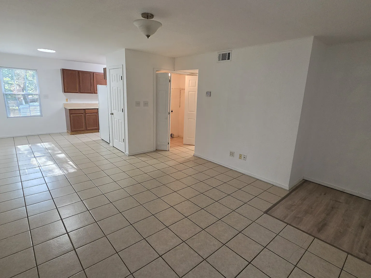 2 bed, 800 sqft, $820 — Photo 3