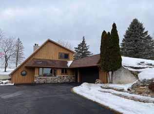 N8244 Town Hall Rd, Eldorado, WI 54932