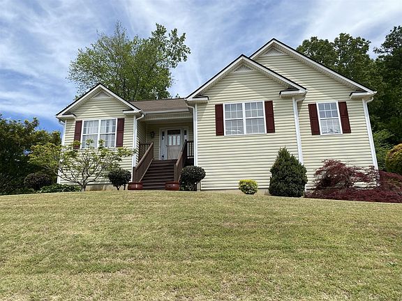 2nd image of 140 Dare Ln
