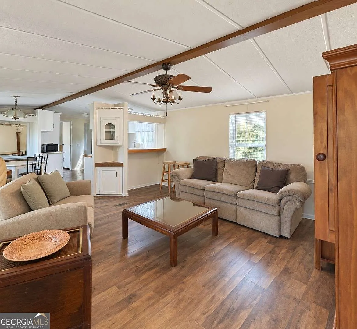 2 bed, 2.0 bath, 950 sqft, $1,200 — Photo 2