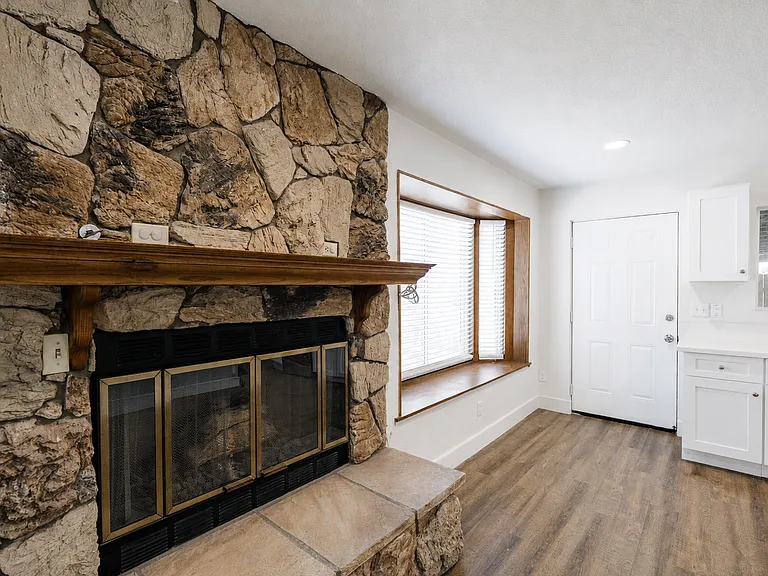 8840 San Vicente Ave — Photo 6
