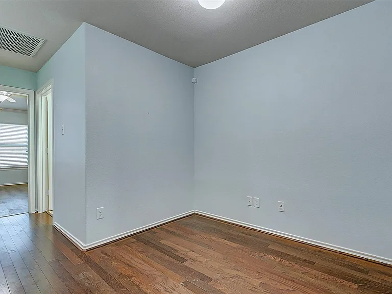 6451 Calgary Woods Ln — Photo 34
