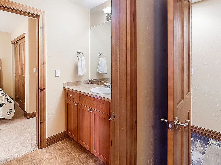 44 Linden Ln — Photo 34