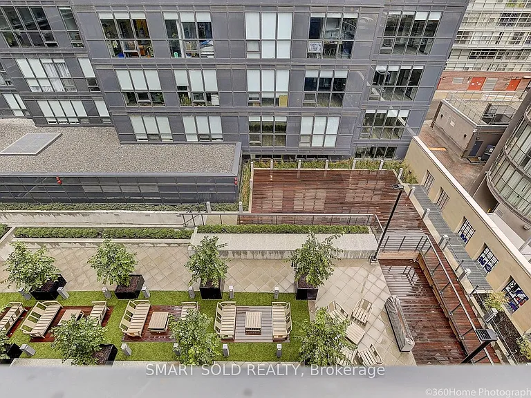 955 Bay St #607 — Photo 15