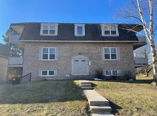 113 Westmount Rd N #4, Waterloo, ON N2L5G5