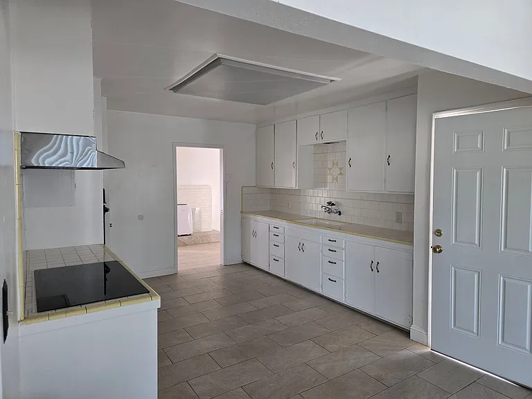 2548 S Watson St — Photo 4