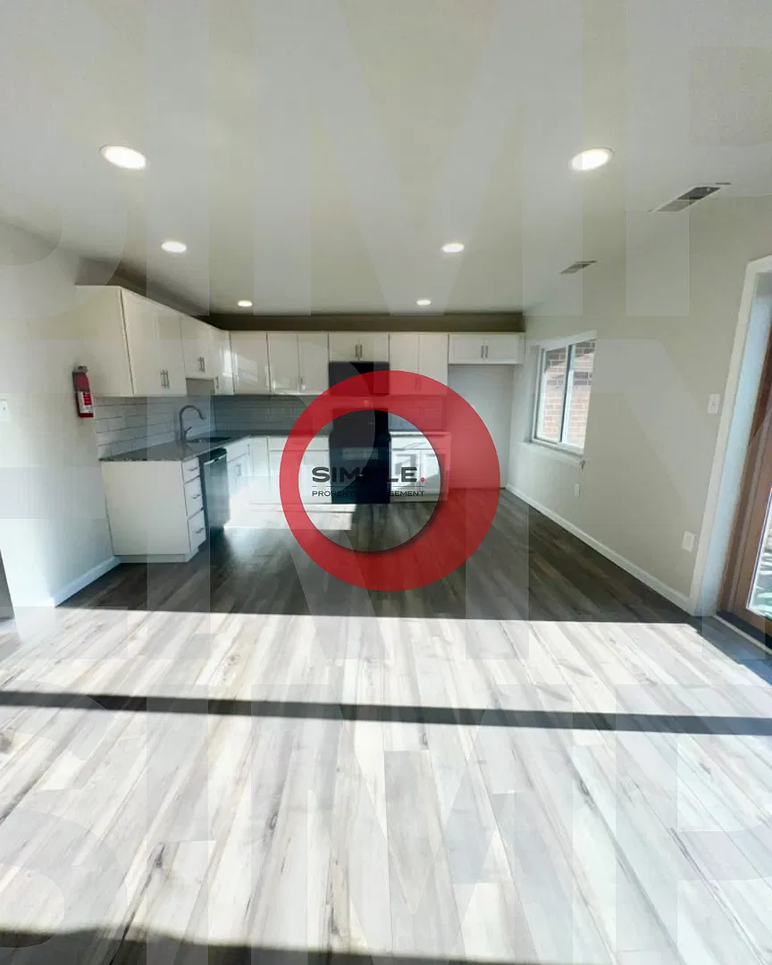 36.5 West Lancaster Avenue — Photo 1