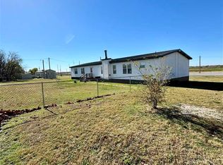 104 Wisconsin St, Geronimo, OK 73543