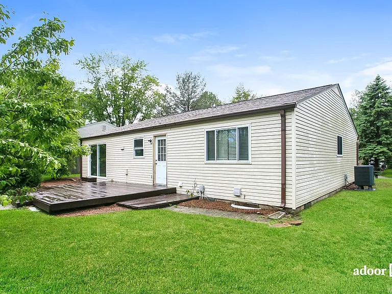 7519 Turnberry Ct — Photo 14