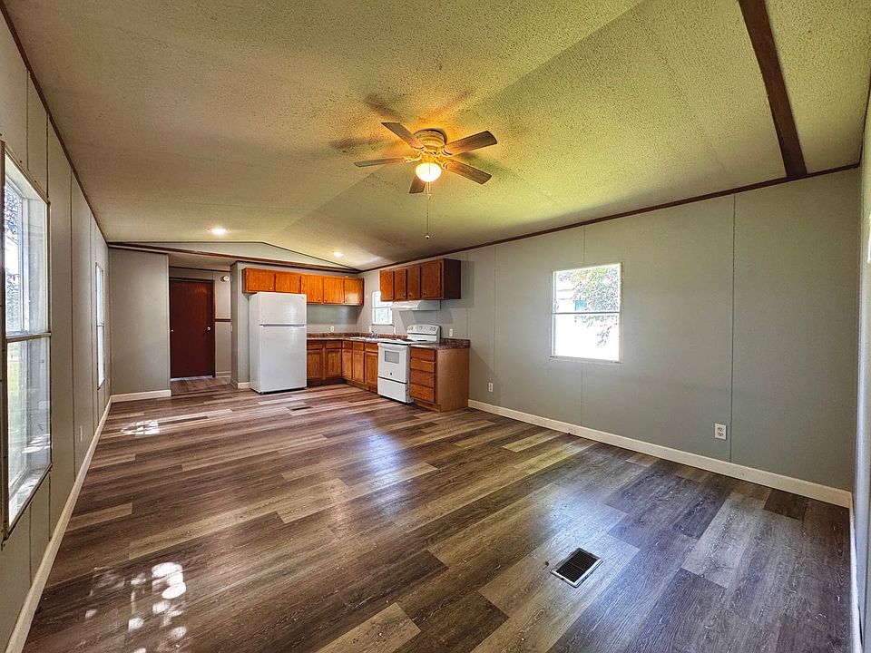 1st image of 225 Community Dr #3