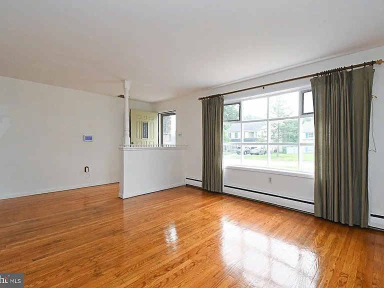 559 General Muhlenberg Rd — Photo 4