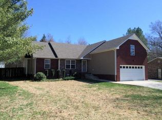 1875 Dinsmore Rd, Clarksville, TN 37040