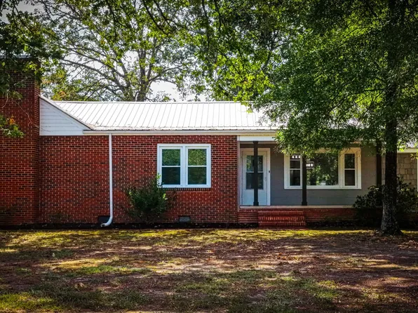 2815 W 3rd St, Siler City, NC 27344