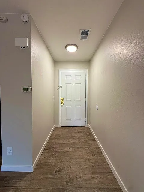 1 bed, 705 sqft, $1,400 — Photo 2