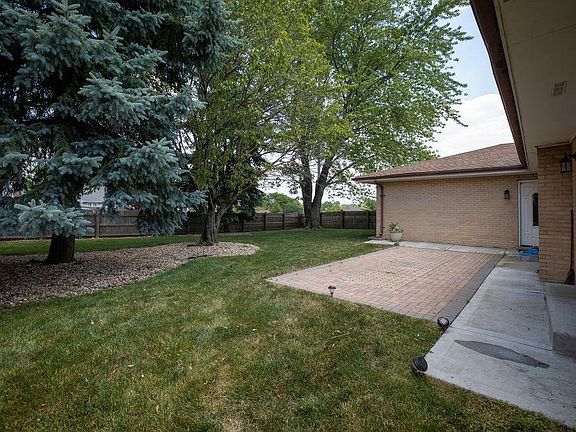 3rd image of 1200 Bay Ct