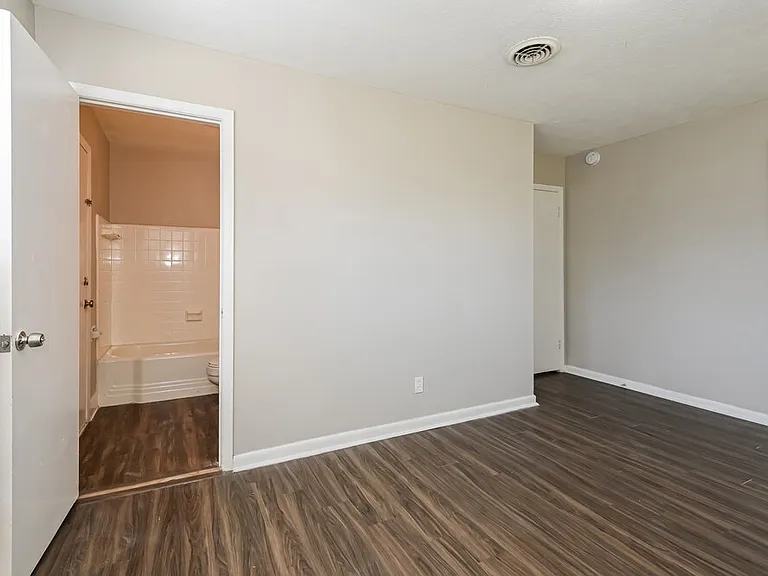 3937 Rodby Dr — Photo 8