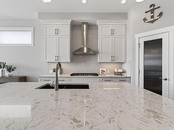 5th image of 55 N Mist Mountain Rise