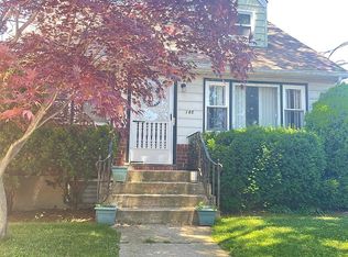 185 Washington Ave #1, Valley Stream, NY 11580