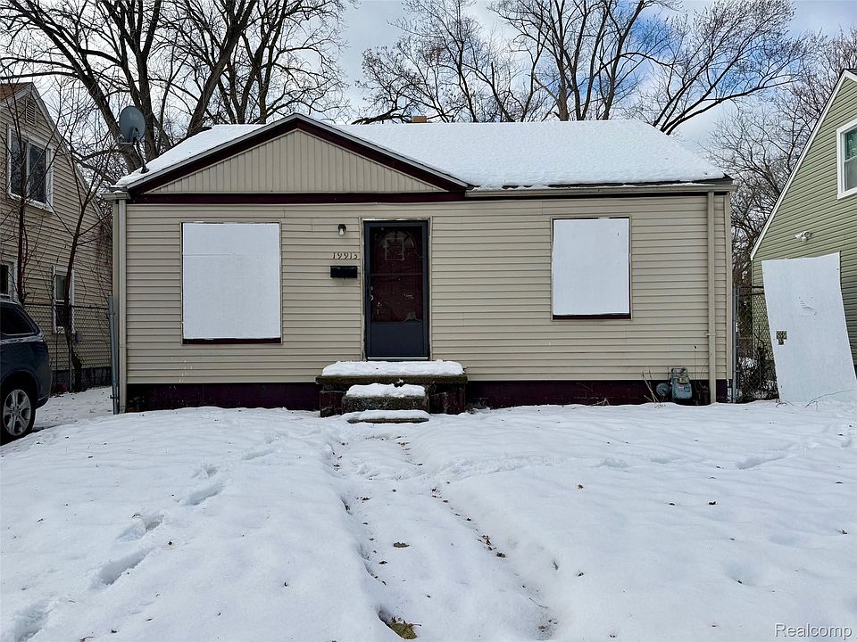 1st image of 19913 Prevost St