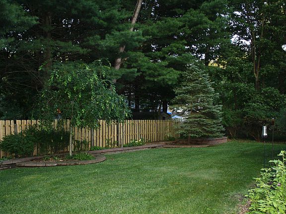 3rd image of 609 Creekwood Dr