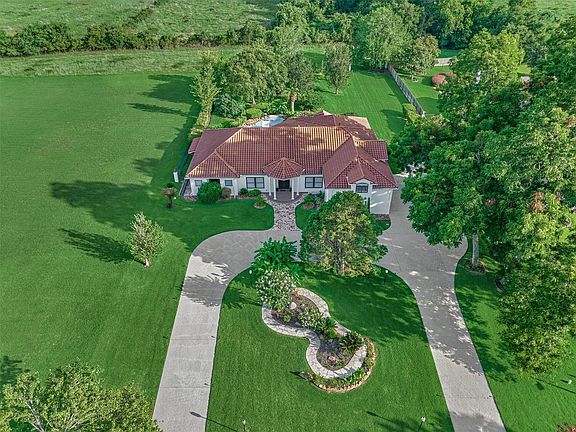 4th image of 66 Lake Estates Dr