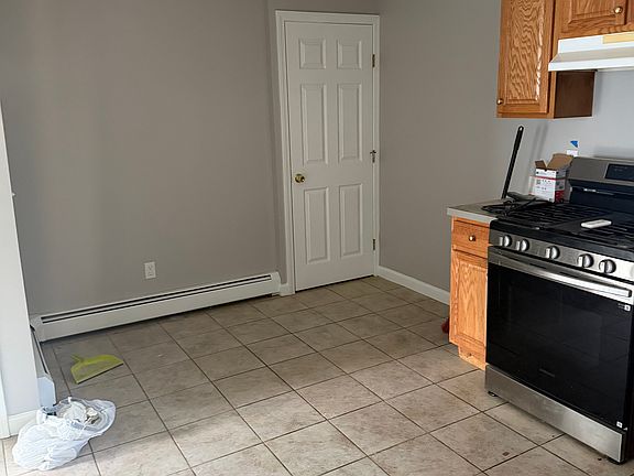 5th image of 39 Scott Rd Floor 2