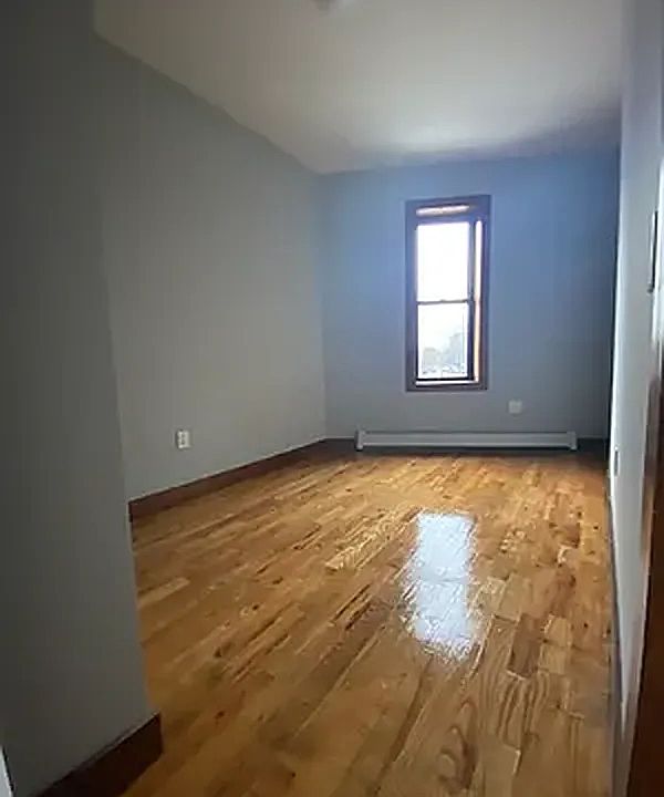 2nd image of 401 E 23rd St #2R