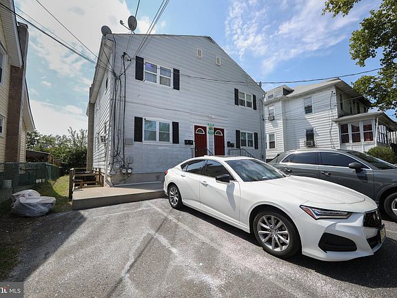 2nd image of 215 N 41st St
