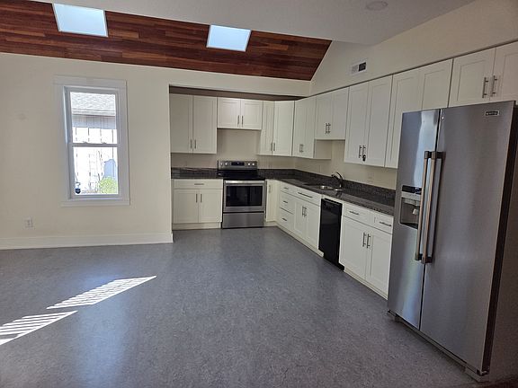 3rd image of 614 E 12th St #A