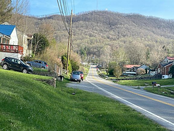 4th image of 2606 Grassy Branch Rd