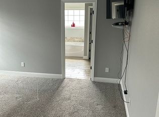 919 McKenzie Cir, Webb City, MO 64870