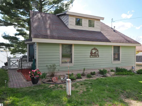 11918 E State St, Fife Lake, MI 49633