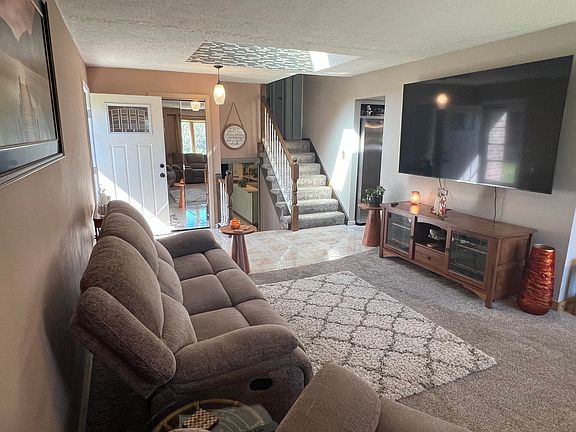 5th image of 3004 S Lynn Ct