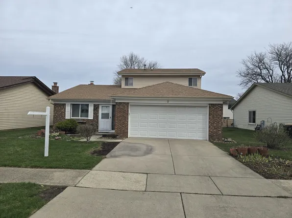 3 Wren Ct, Woodridge, IL 60517