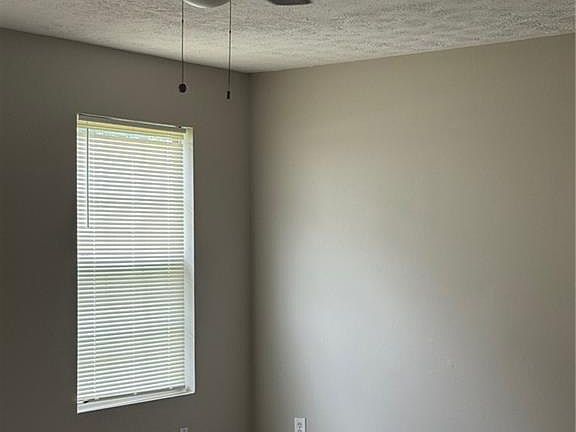 5th image of 5418 Denny Dr